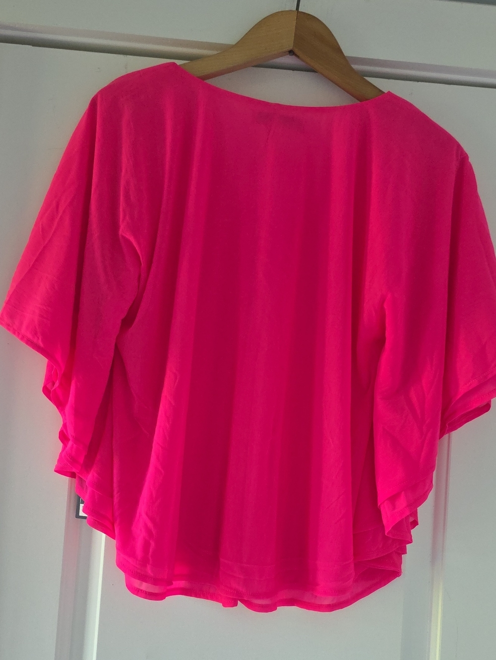 NWT....Jennifer Lopez Neon Pink Layered Chiffon V-Neck Tunic - Picture 7 of 10